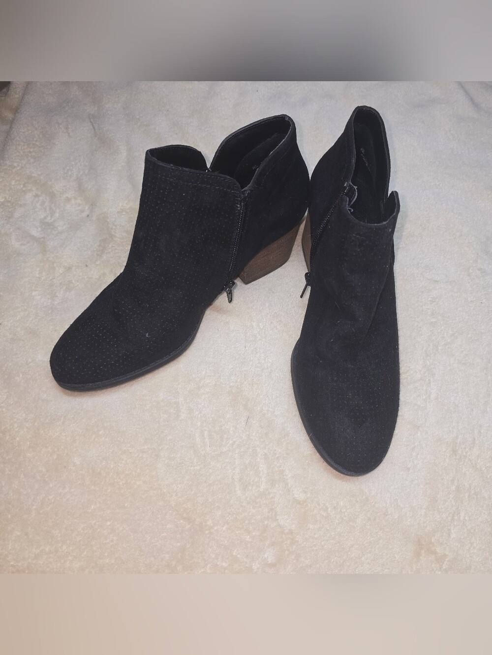 LifeStride Blake Perforated Microfiber Upper Stacked Block Heel Size 10M